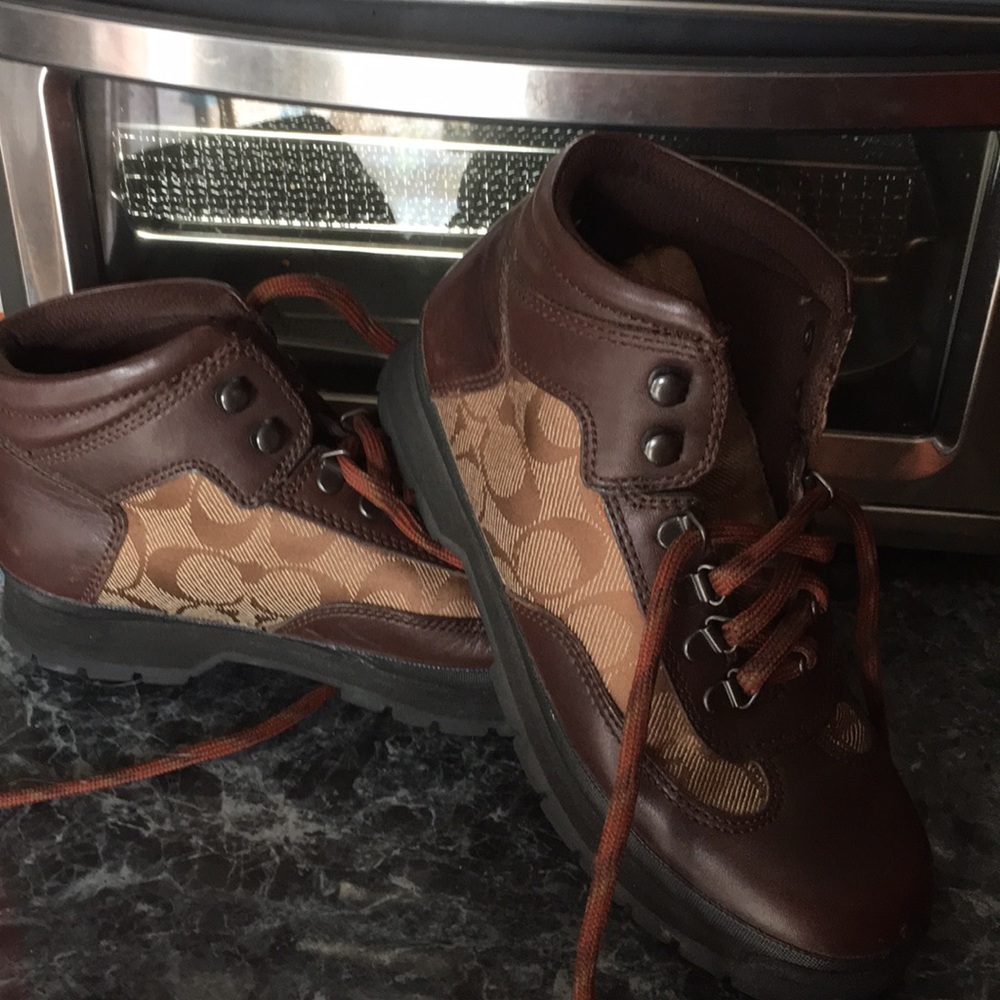 6.5 Authentic Coach shoes